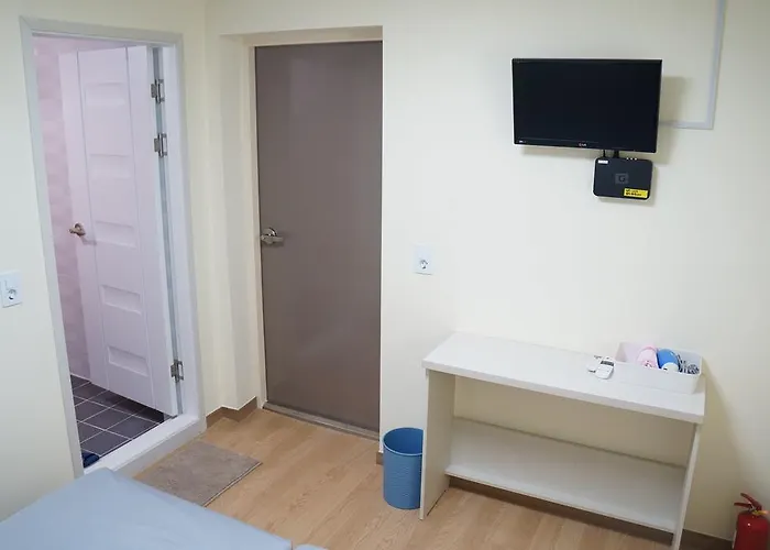 Affittacamere Namsan Gil House 2*